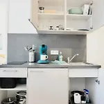 Gemuetliches 1 Schlafzimmer Mit Balkon & Privatem Stellplatz Fuer Bis Zu 4 Personen Unmittelbar An Der Mosel * Koblenc