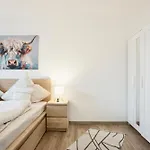 Gemuetliches 1 Schlafzimmer Mit Balkon & Privatem Stellplatz Fuer Bis Zu 4 Personen Unmittelbar An Der Mosel Apartmán