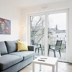 Gemuetliches 1 Schlafzimmer Mit Balkon & Privatem Stellplatz Fuer Bis Zu 4 Personen Unmittelbar An Der Mosel Apartmán