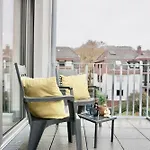 Gemuetliches 1 Schlafzimmer Mit Balkon & Privatem Stellplatz Fuer Bis Zu 4 Personen Unmittelbar An Der Mosel * Koblenc