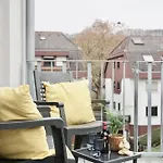 Gemuetliches 1 Schlafzimmer Mit Balkon & Privatem Stellplatz Fuer Bis Zu 4 Personen Unmittelbar An Der Mosel Apartmán *
