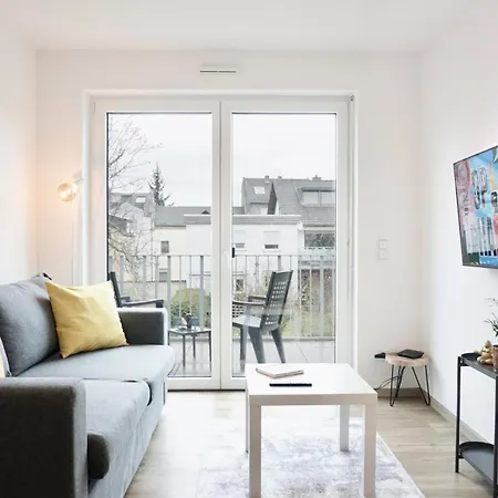 Gemuetliches 1 Schlafzimmer Mit Balkon & Privatem Stellplatz Fuer Bis Zu 4 Personen Unmittelbar An Der Mosel 公寓