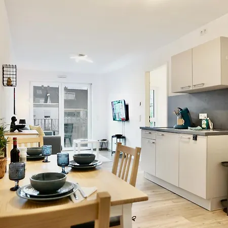 Gemuetliches 1 Schlafzimmer Mit Balkon & Privatem Stellplatz Fuer Bis Zu 4 Personen Unmittelbar An Der Mosel 科布倫茨