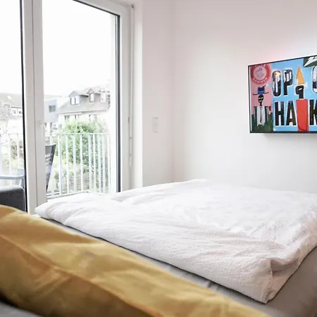 Gemuetliches 1 Schlafzimmer Mit Balkon & Privatem Stellplatz Fuer Bis Zu 4 Personen Unmittelbar An Der Mosel * 科布倫茨