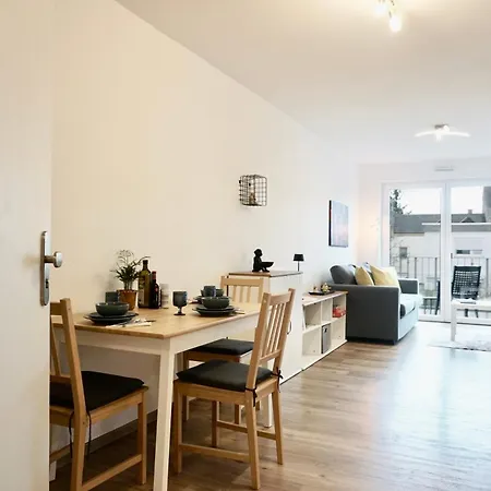 公寓 Gemuetliches 1 Schlafzimmer Mit Balkon & Privatem Stellplatz Fuer Bis Zu 4 Personen Unmittelbar An Der Mosel *