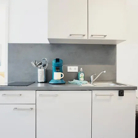 Gemuetliches 1 Schlafzimmer Mit Balkon & Privatem Stellplatz Fuer Bis Zu 4 Personen Unmittelbar An Der Mosel קובלנץ