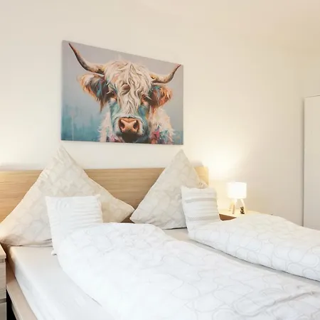 Gemuetliches 1 Schlafzimmer Mit Balkon & Privatem Stellplatz Fuer Bis Zu 4 Personen Unmittelbar An Der Mosel דירה