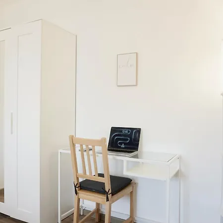 Apartment Gemuetliches 1 Schlafzimmer Mit Balkon & Privatem Stellplatz Fuer Bis Zu 4 Personen Unmittelbar An Der Mosel