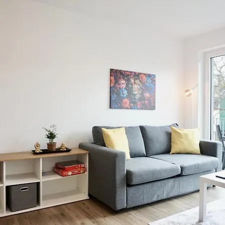 Gemuetliches 1 Schlafzimmer Mit Balkon & Privatem Stellplatz Fuer Bis Zu 4 Personen Unmittelbar An Der Mosel