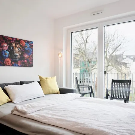 Gemuetliches 1 Schlafzimmer Mit Balkon & Privatem Stellplatz Fuer Bis Zu 4 Personen Unmittelbar An Der Mosel 公寓 *