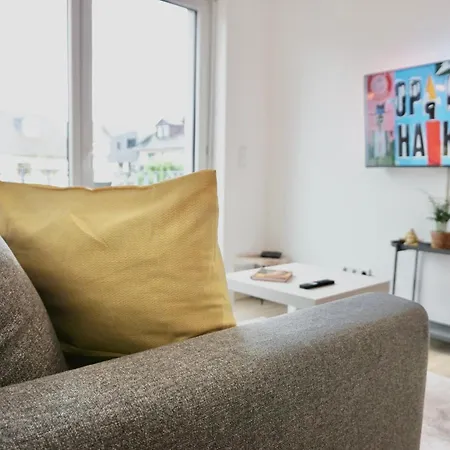 Gemuetliches 1 Schlafzimmer Mit Balkon & Privatem Stellplatz Fuer Bis Zu 4 Personen Unmittelbar An Der Mosel Apartment Koblenz (Rhineland-Palatinate)