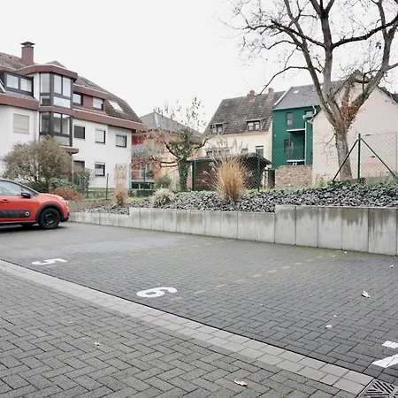Gemuetliches 1 Schlafzimmer Mit Balkon & Privatem Stellplatz Fuer Bis Zu 4 Personen Unmittelbar An Der Mosel דירה קובלנץ