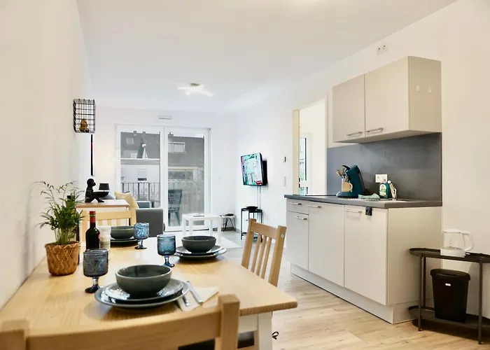 Gemuetliches 1 Schlafzimmer Mit Balkon & Privatem Stellplatz Fuer Bis Zu 4 Personen Unmittelbar An Der Mosel Coblença