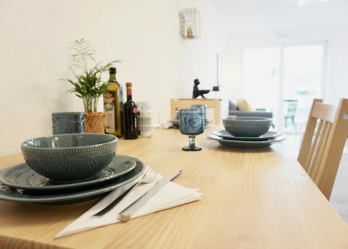 Gemütliches 1 Schlafzimmer Mit Balkon&privatem Stellplatz Für Bis Zu 4 Personen Unmittelbar An Der Mosel Koblenz (Rhineland-Palatinate)