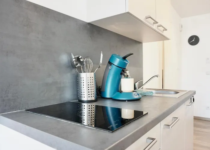 Gemuetliches 1 Schlafzimmer Mit Balkon & Privatem Stellplatz Fuer Bis Zu 4 Personen Unmittelbar An Der Mosel *