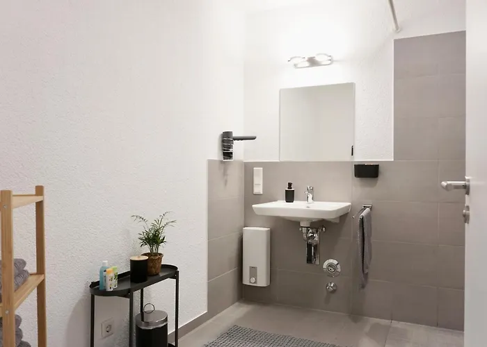 Apartamento Gemuetliches 1 Schlafzimmer Mit Balkon & Privatem Stellplatz Fuer Bis Zu 4 Personen Unmittelbar An Der Mosel *