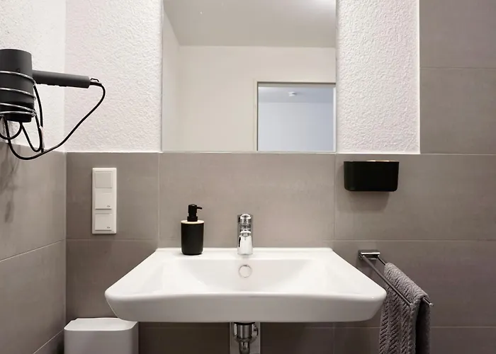 Apartment Gemütliches 1 Schlafzimmer Mit Balkon&privatem Stellplatz Für Bis Zu 4 Personen Unmittelbar An Der Mosel *