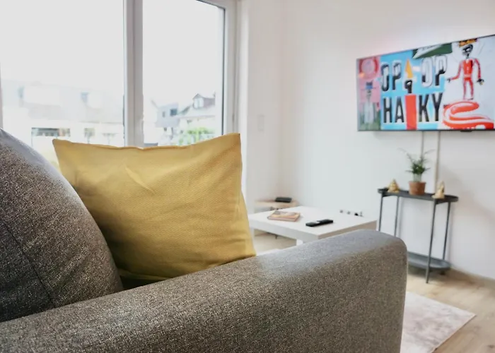 Gemuetliches 1 Schlafzimmer Mit Balkon & Privatem Stellplatz Fuer Bis Zu 4 Personen Unmittelbar An Der Mosel Apartamento Coblença