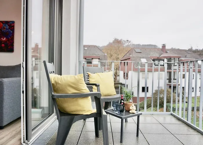 Gemuetliches 1 Schlafzimmer Mit Balkon & Privatem Stellplatz Fuer Bis Zu 4 Personen Unmittelbar An Der Mosel * Coblença